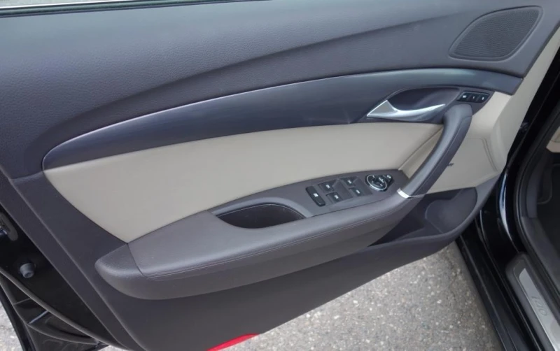 Hyundai I40 COMBI 1.7 CRDi AUTOMAT КОЖА XENON NAVI Подгр./Охл., снимка 12 - Автомобили и джипове - 53079539