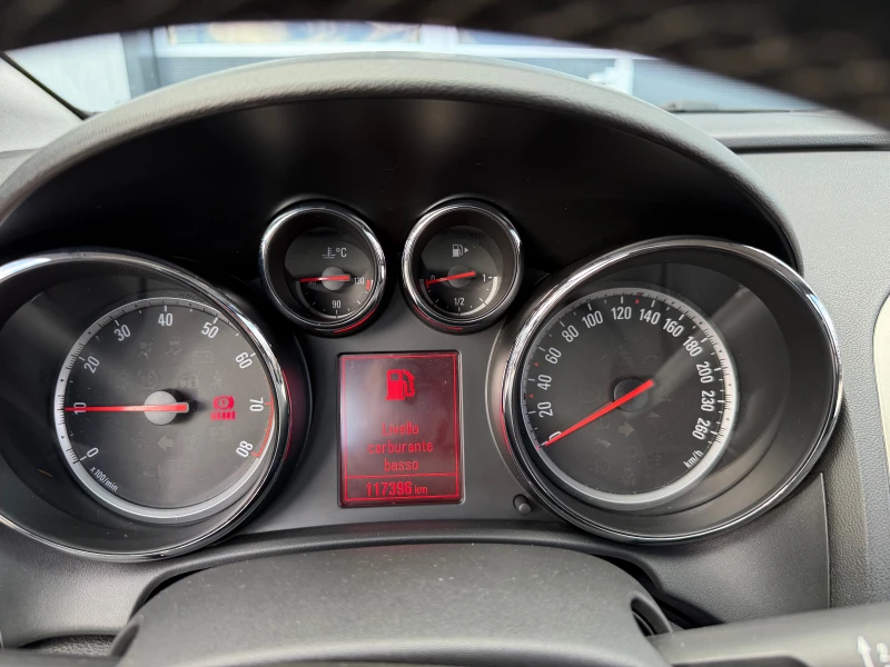 Opel Astra 1.4i KLIMA, снимка 13 - Автомобили и джипове - 53395125