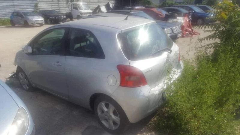 Toyota Yaris 1.3 VVTI, Автоматик, снимка 1 - Автомобили и джипове - 23119119