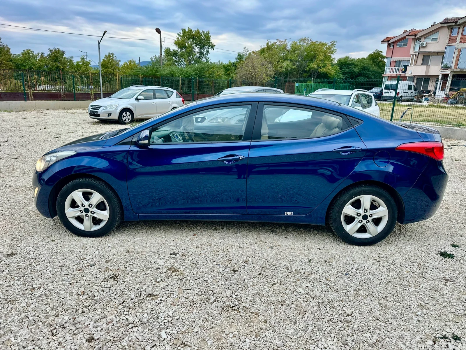 Hyundai Elantra 1.6//LUXURY//2012G//LIMOSINE - изображение 2