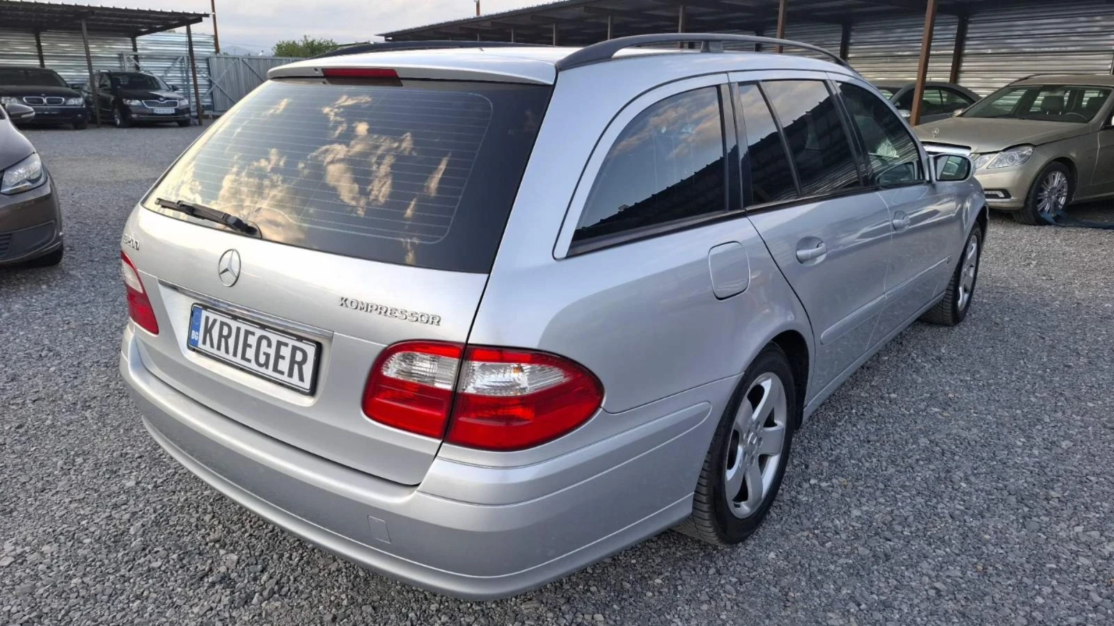 Mercedes-Benz E 200 КОЖА/NAVI/AUTOMATIK - изображение 5