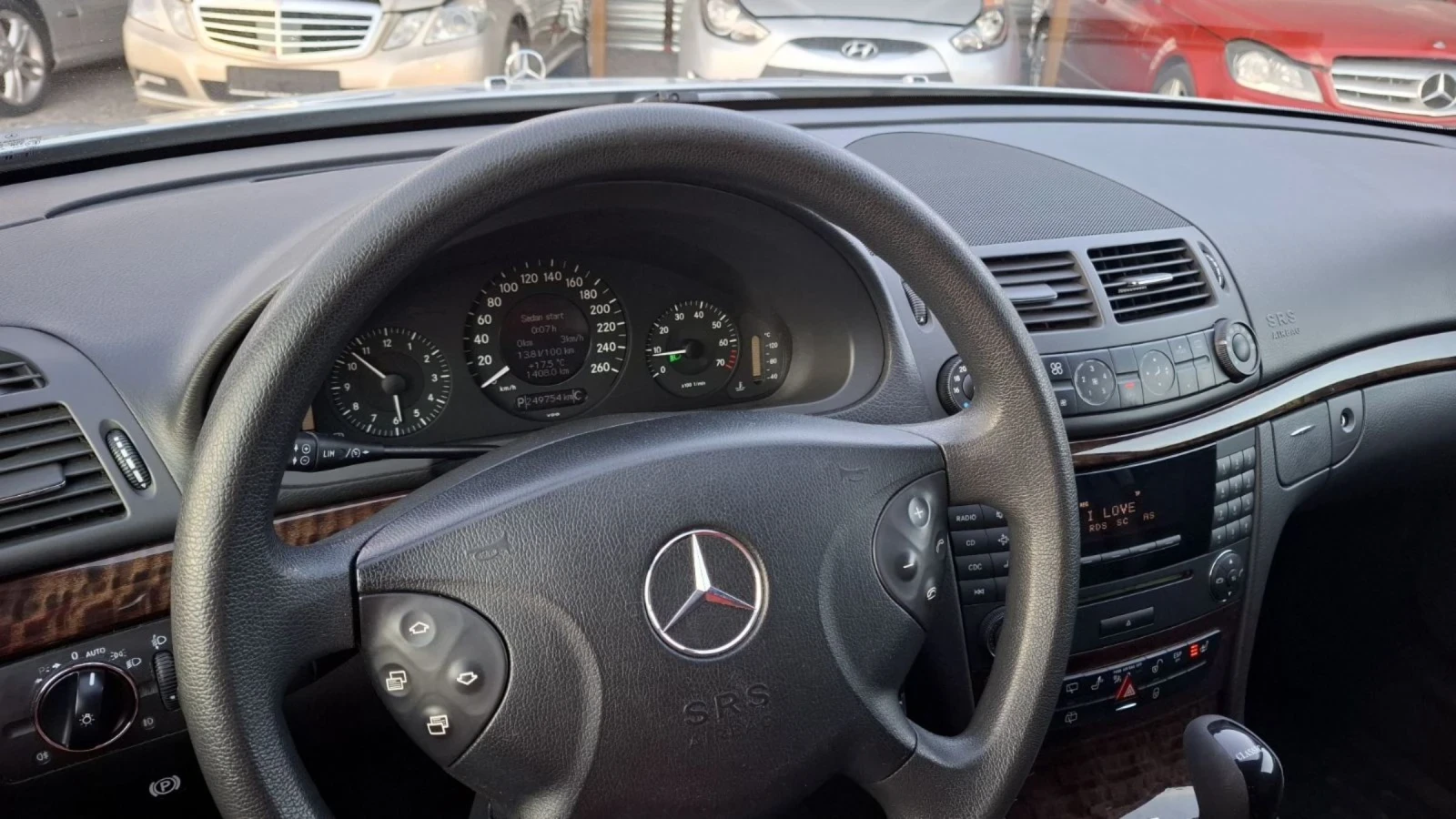Mercedes-Benz E 200 КОЖА/NAVI/AUTOMATIK | Mobile.bg — изображение 11