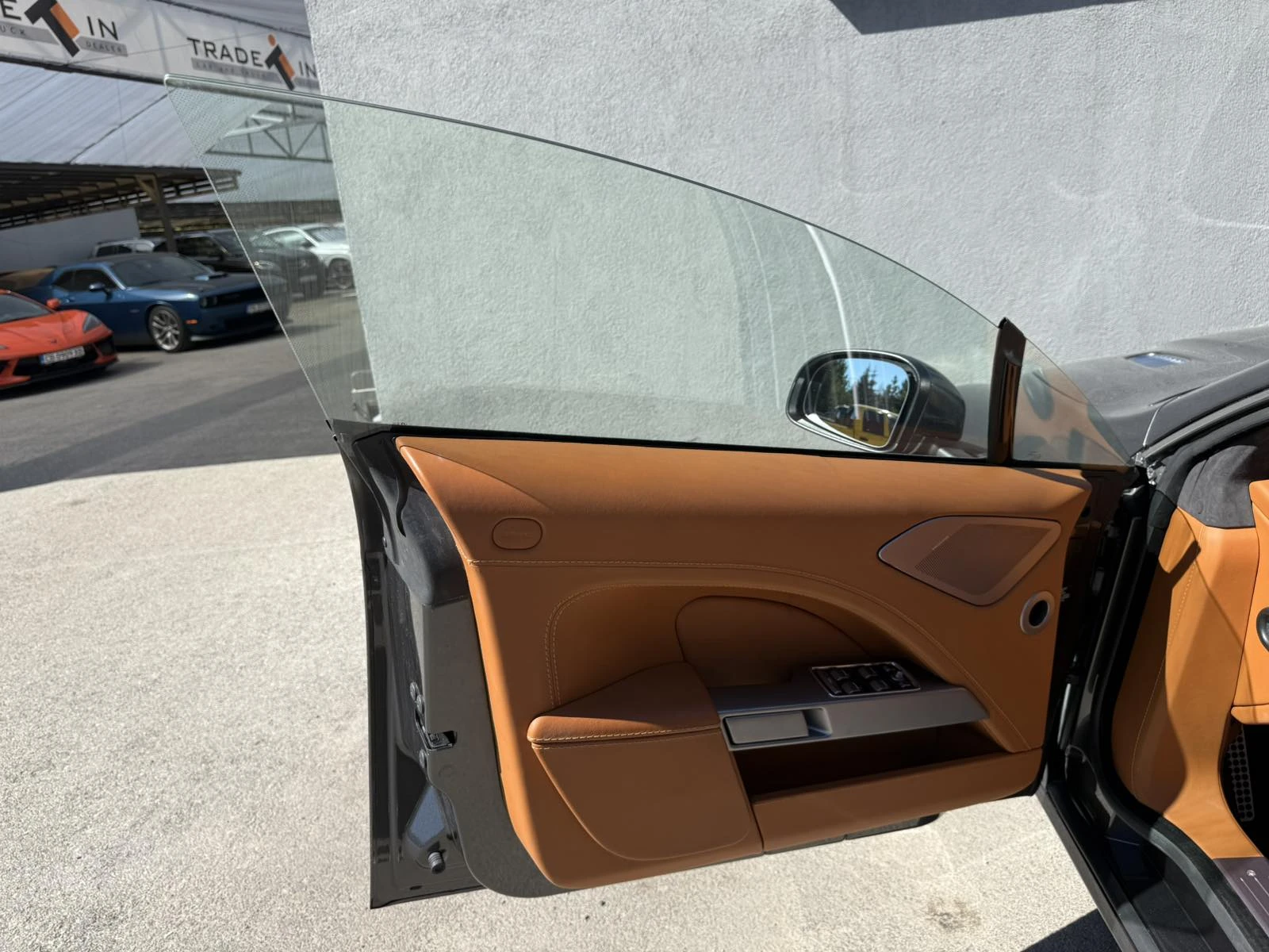 Aston Martin Rapide 6.0 V12 - изображение 8