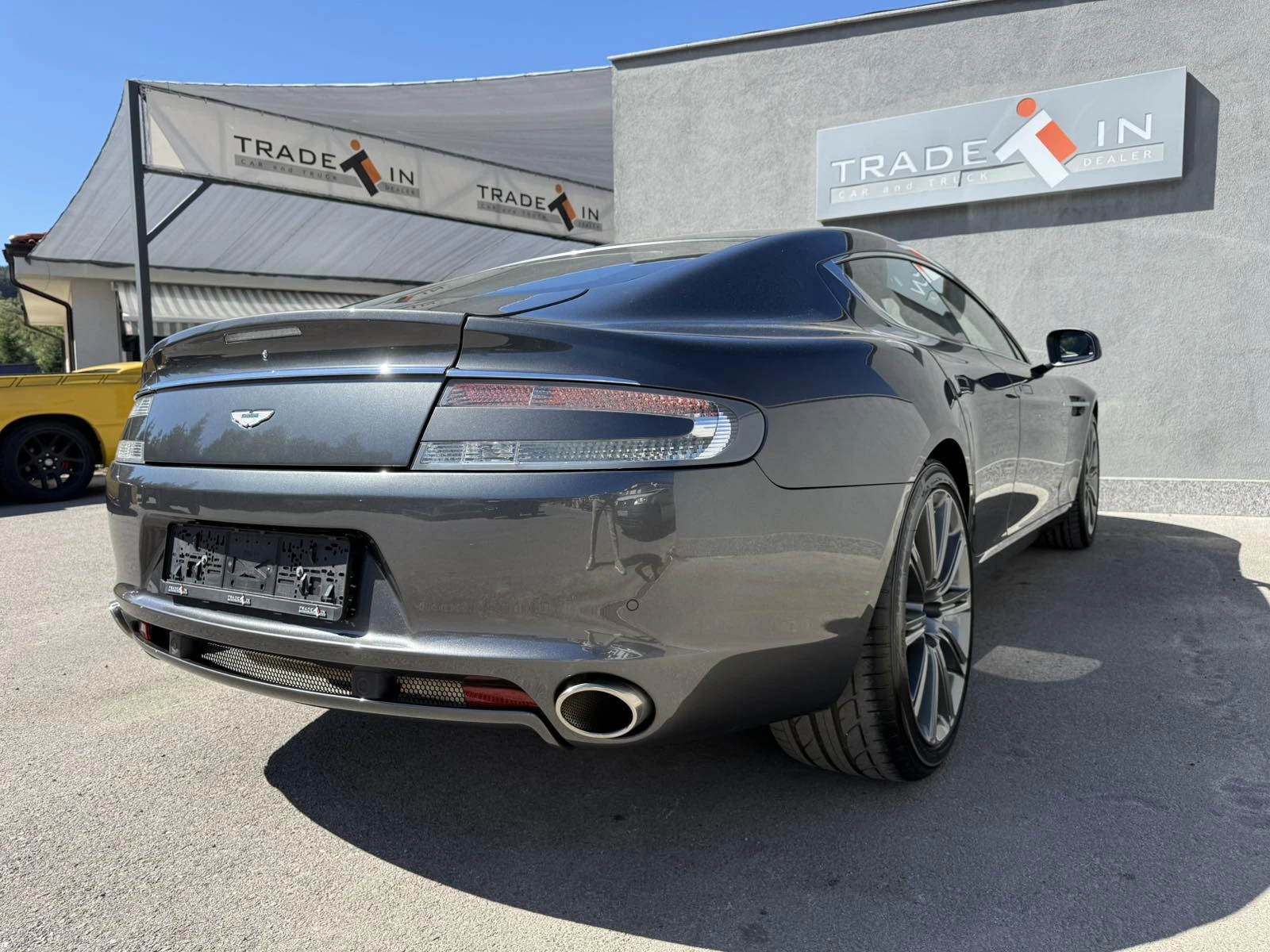Aston Martin Rapide 6.0 V12 - изображение 4