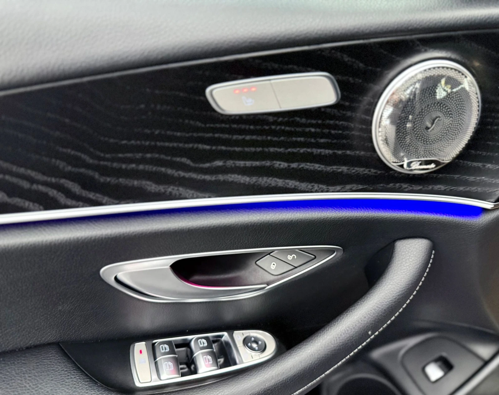 Mercedes-Benz E 220 4Matic* Подгреви* Carplay* Лизинг - изображение 7