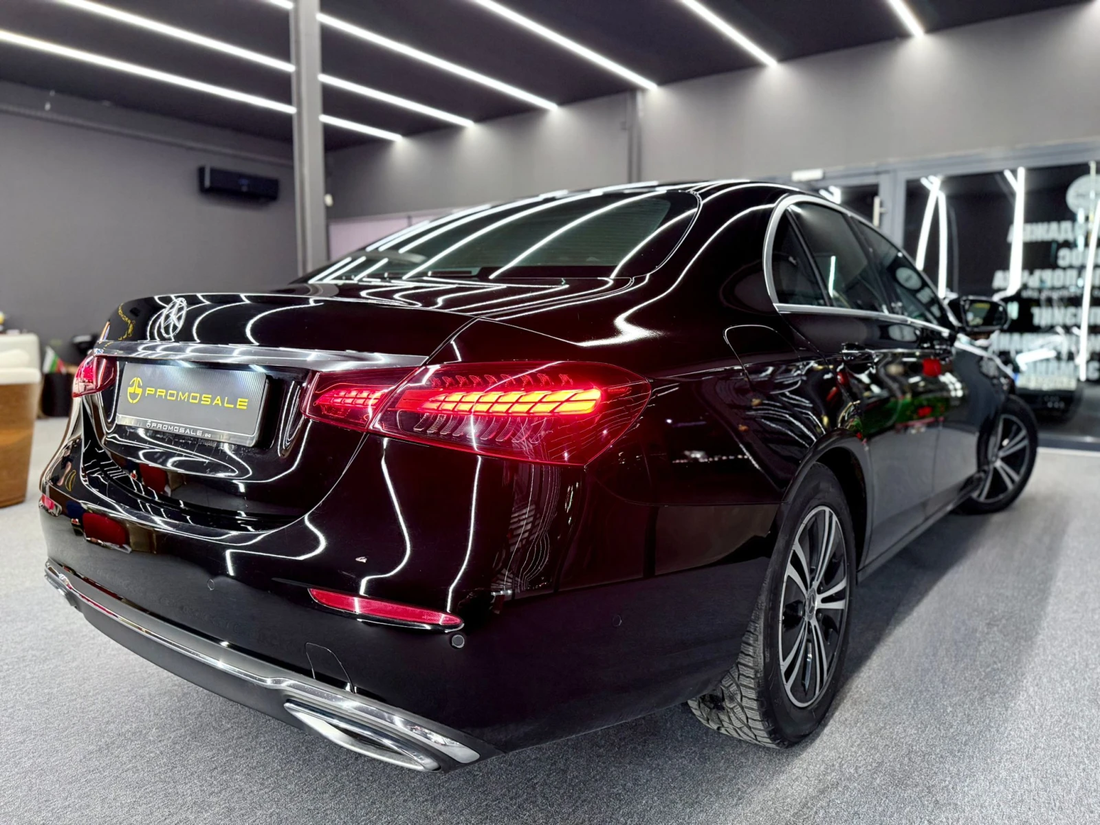 Mercedes-Benz E 220 4Matic* Подгреви* Carplay* Лизинг - изображение 6