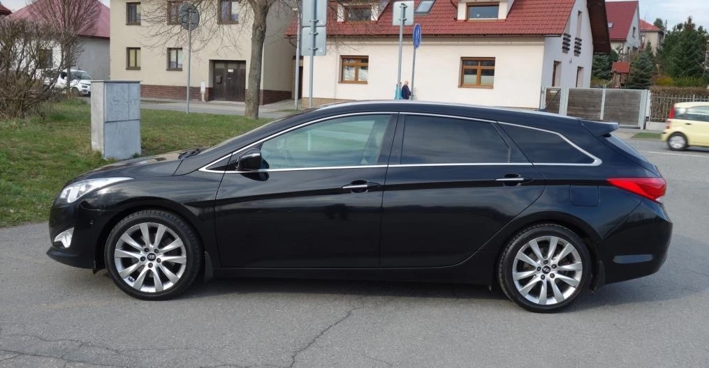 Hyundai I40 COMBI 1.7 CRDi AUTOMAT КОЖА XENON NAVI Подгр./Охл. - изображение 3