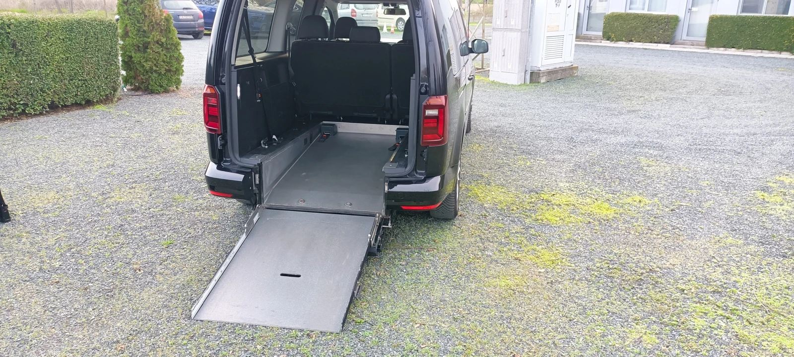 VW Caddy 2.0TDI DSG 7местен - изображение 9