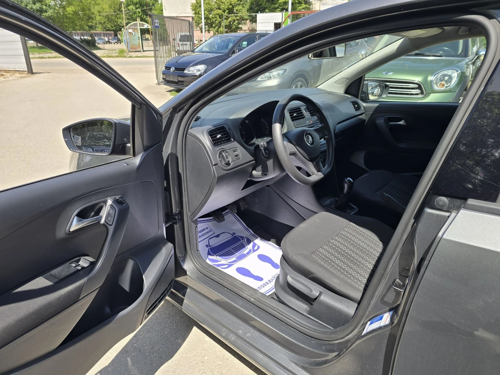 VW Polo 1.4tdi 75к.с 5 скорости, снимка 10 - Автомобили и джипове - 53372661