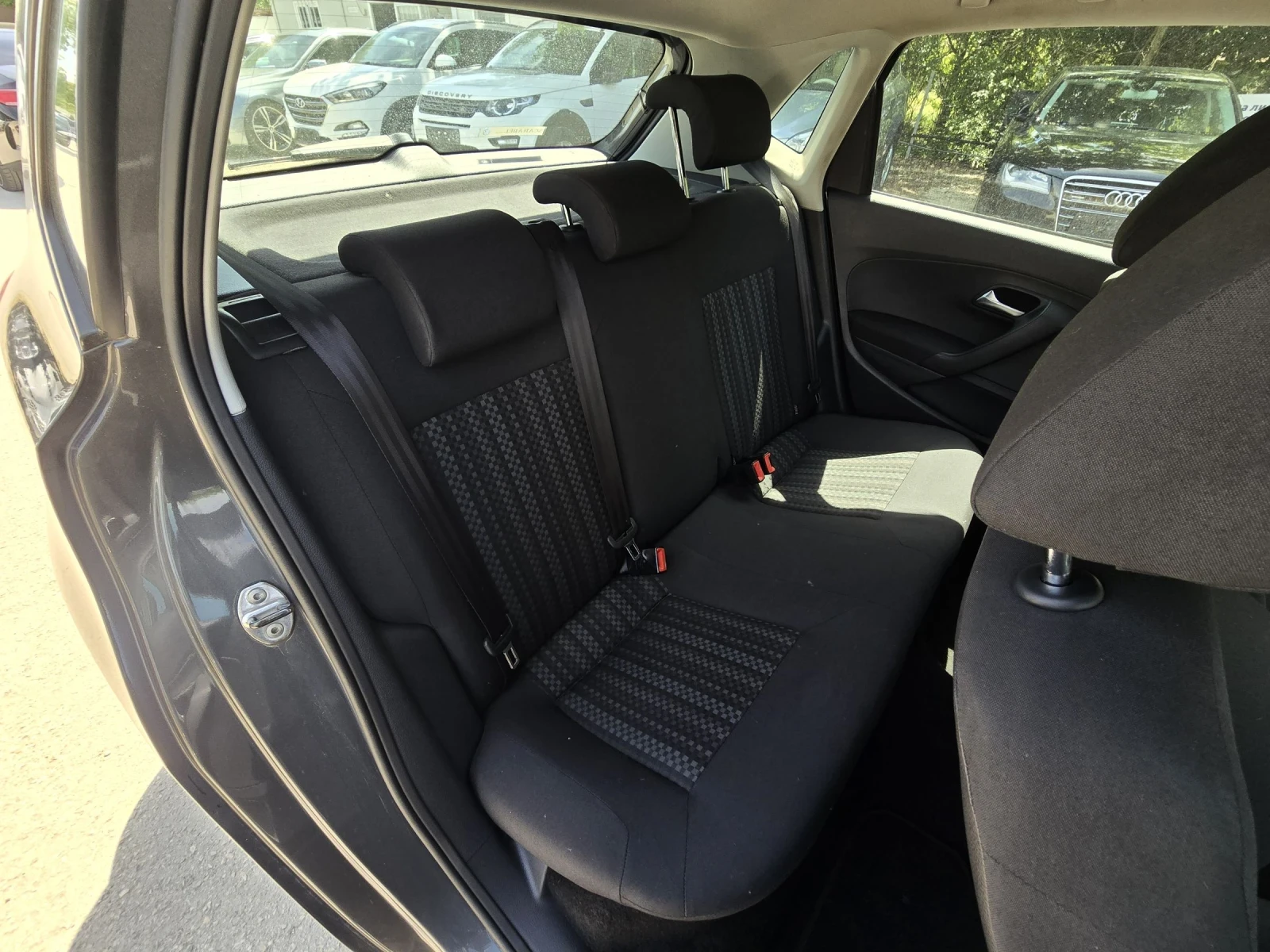 VW Polo 1.4tdi 75к.с 5 скорости, снимка 14 - Автомобили и джипове - 53372661