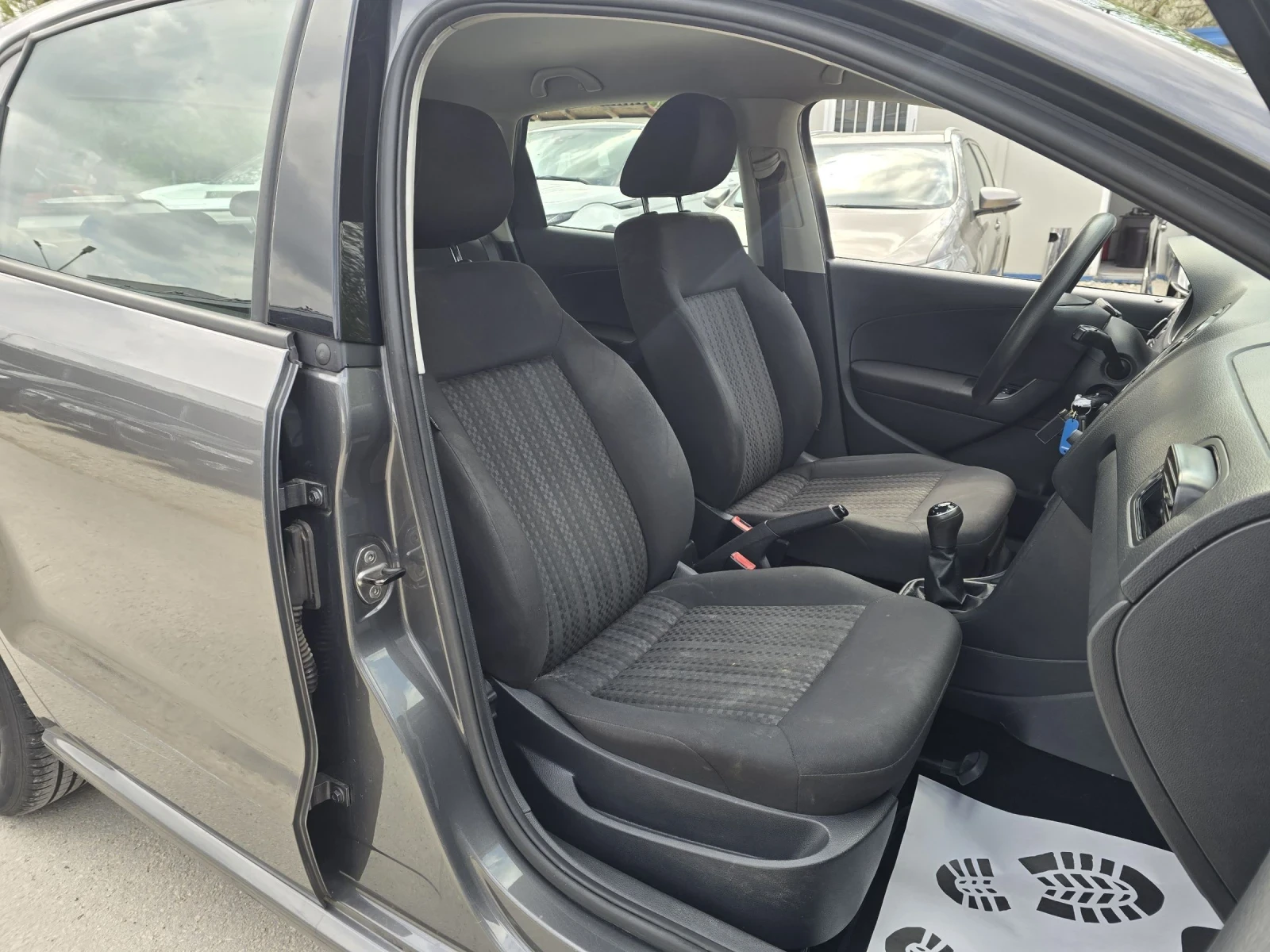 VW Polo 1.4tdi 75к.с 5 скорости, снимка 13 - Автомобили и джипове - 53372661