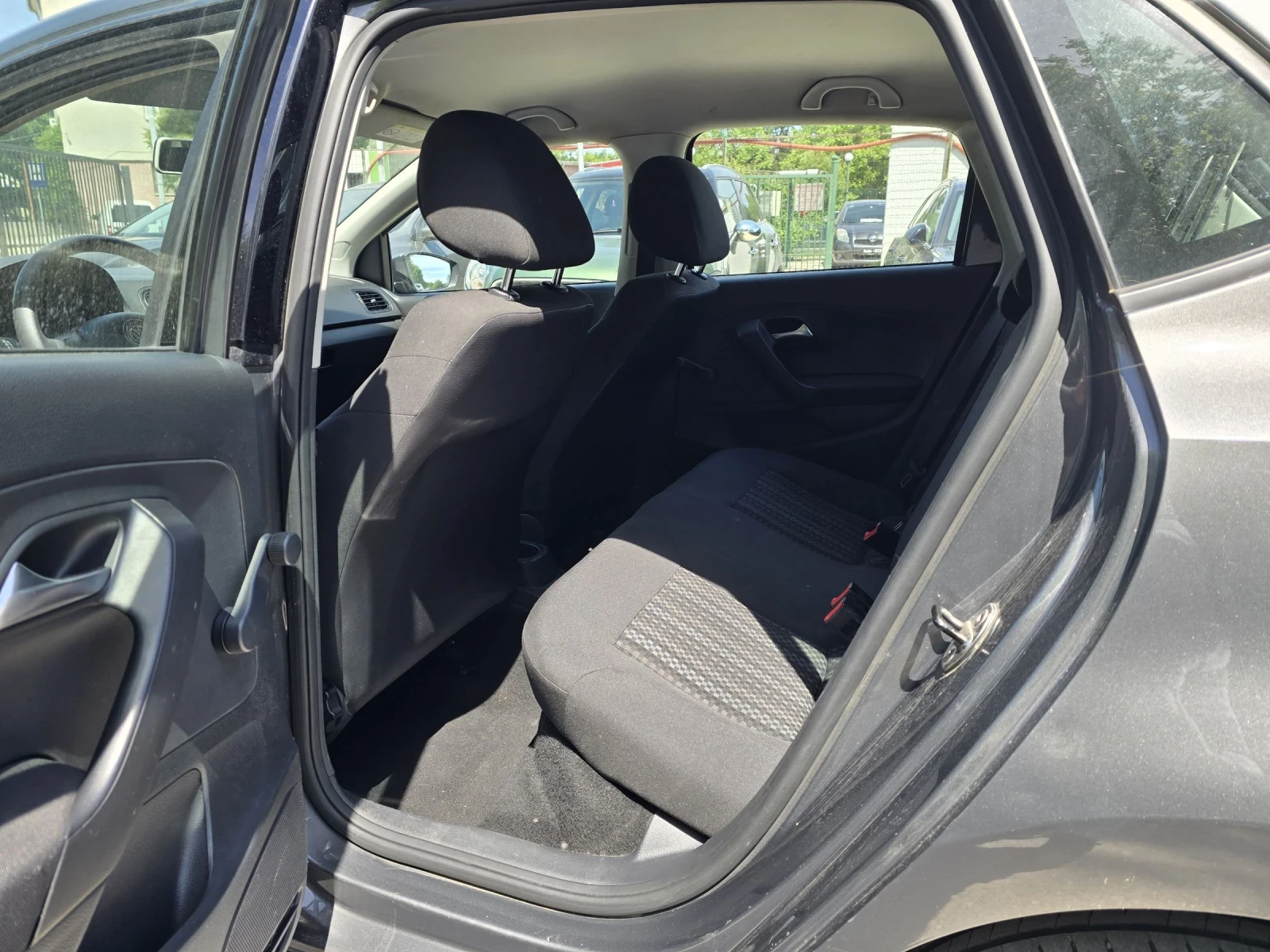 VW Polo 1.4tdi 75к.с 5 скорости, снимка 11 - Автомобили и джипове - 53372661