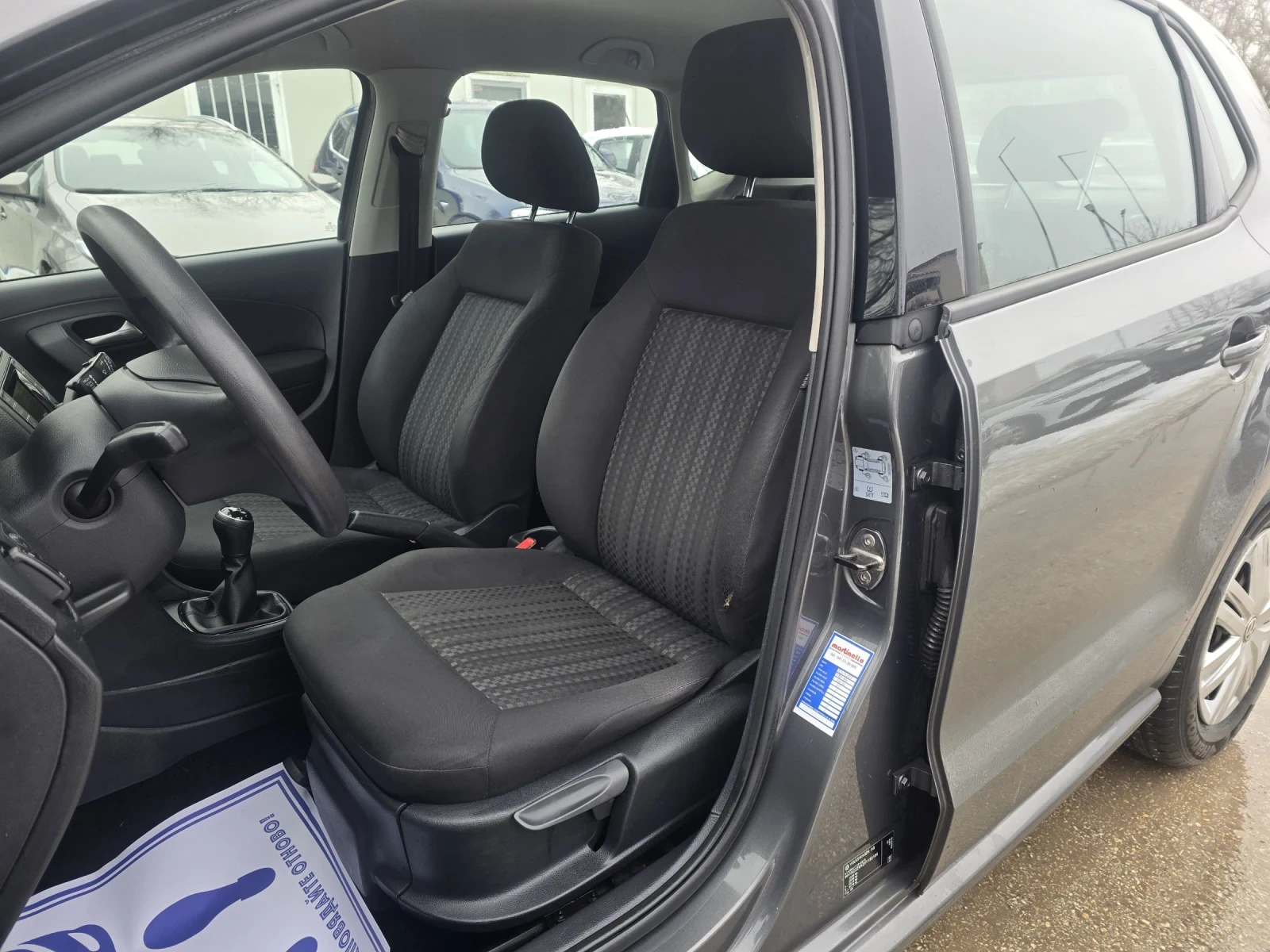 VW Polo 1.4tdi 75к.с 5 скорости - изображение 9