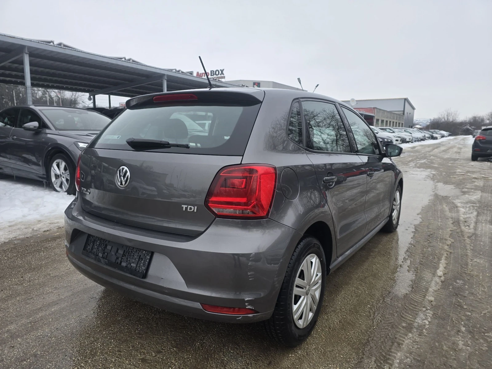 VW Polo 1.4tdi 75к.с 5 скорости - изображение 4