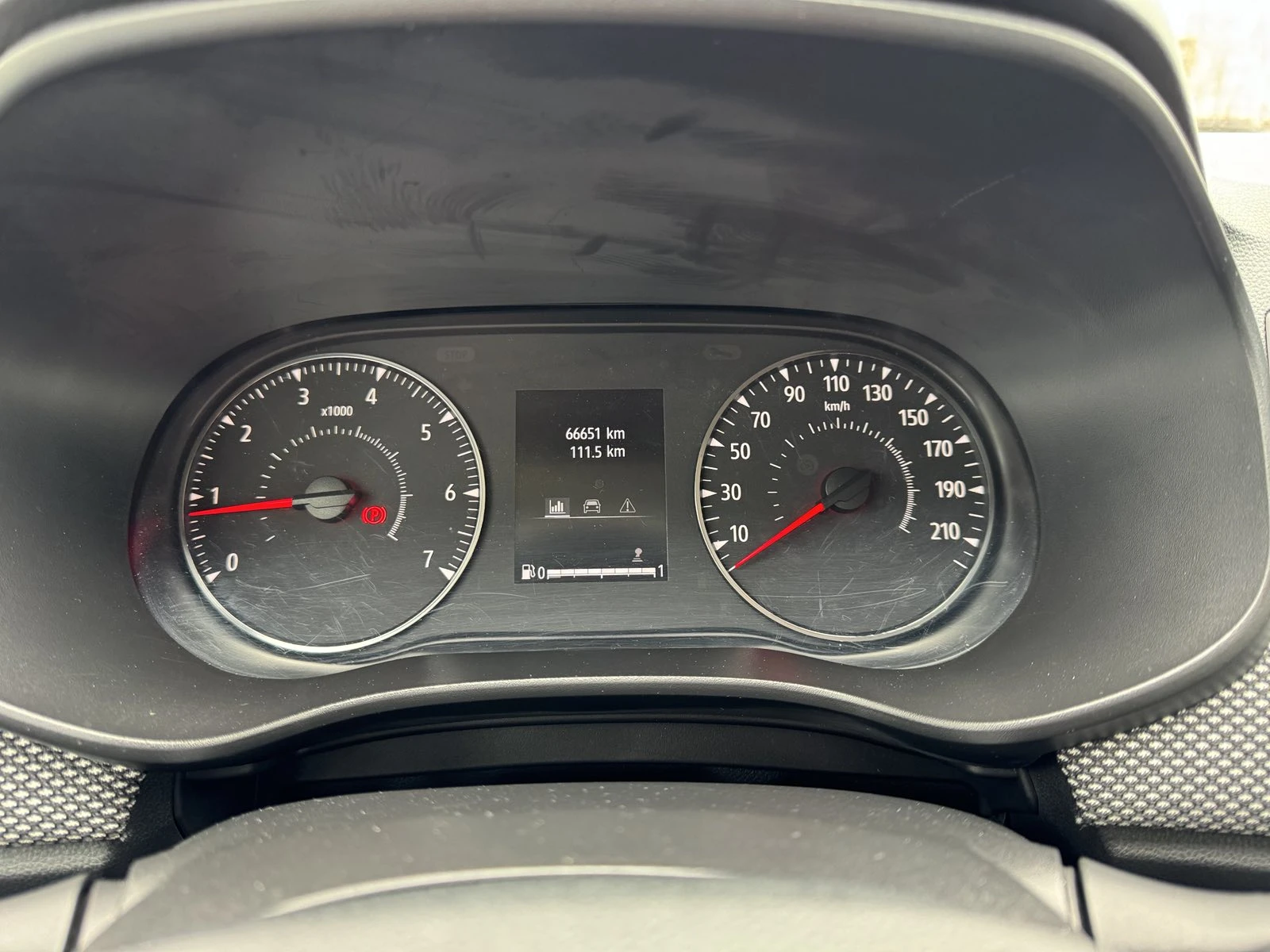 Dacia Jogger 1.0Tce, снимка 15 - Автомобили и джипове - 53901927