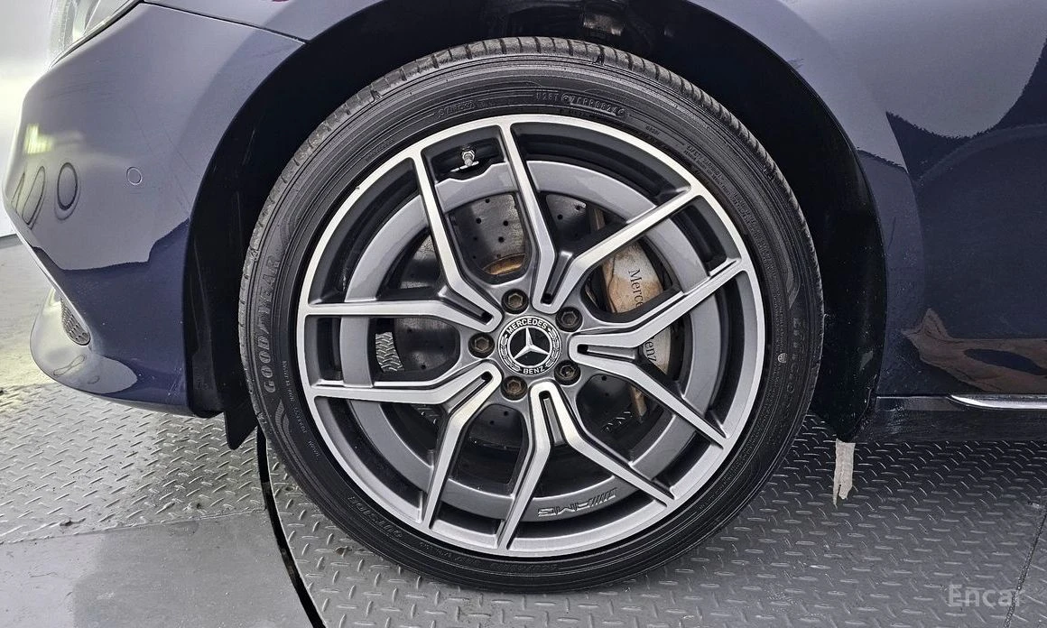 Mercedes-Benz E 220, снимка 5 - Автомобили и джипове - 53995243