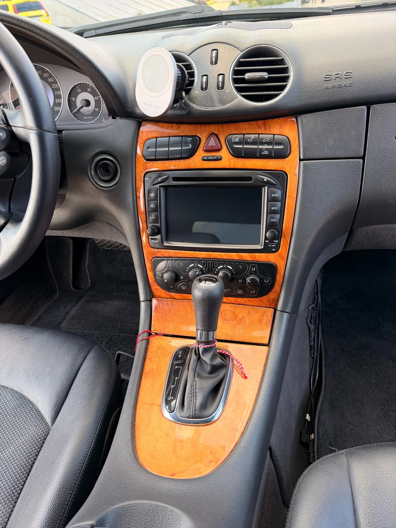 Mercedes-Benz CLK, снимка 13 - Автомобили и джипове - 54244582