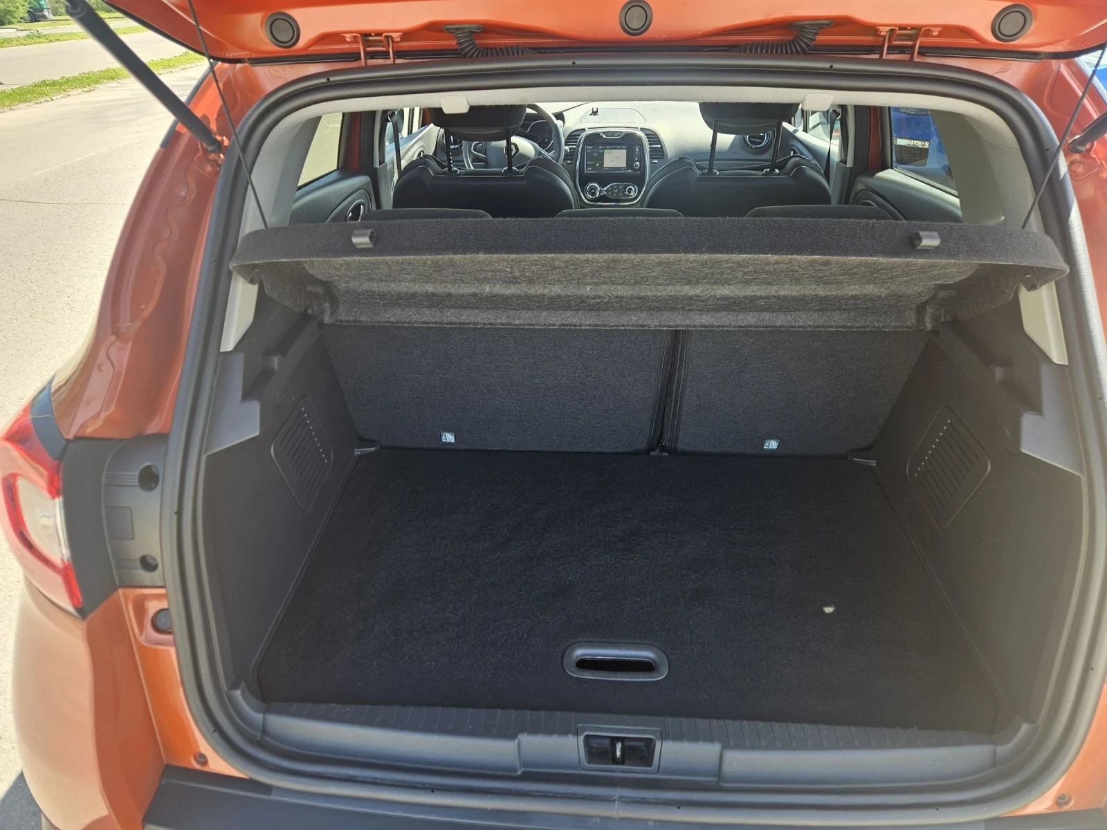 Renault Captur 1.5 DCI  95 k.c., снимка 13 - Автомобили и джипове - 54351693