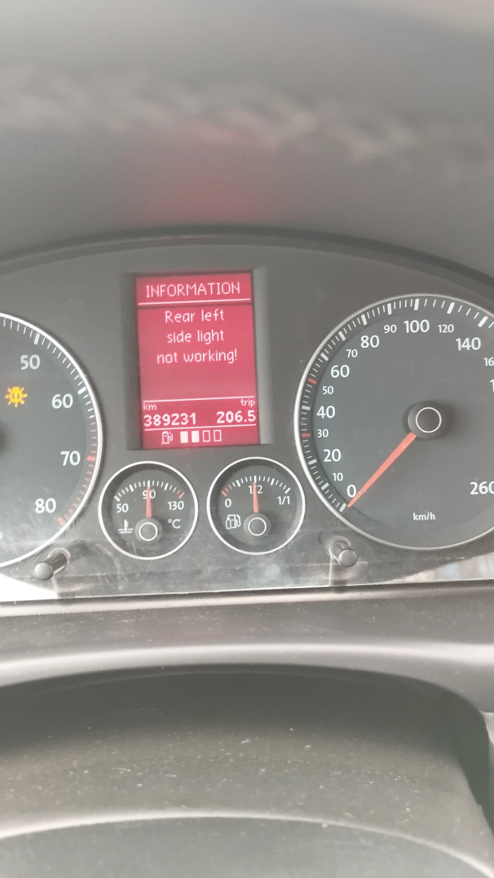 VW Touran, снимка 12 - Автомобили и джипове - 54426584