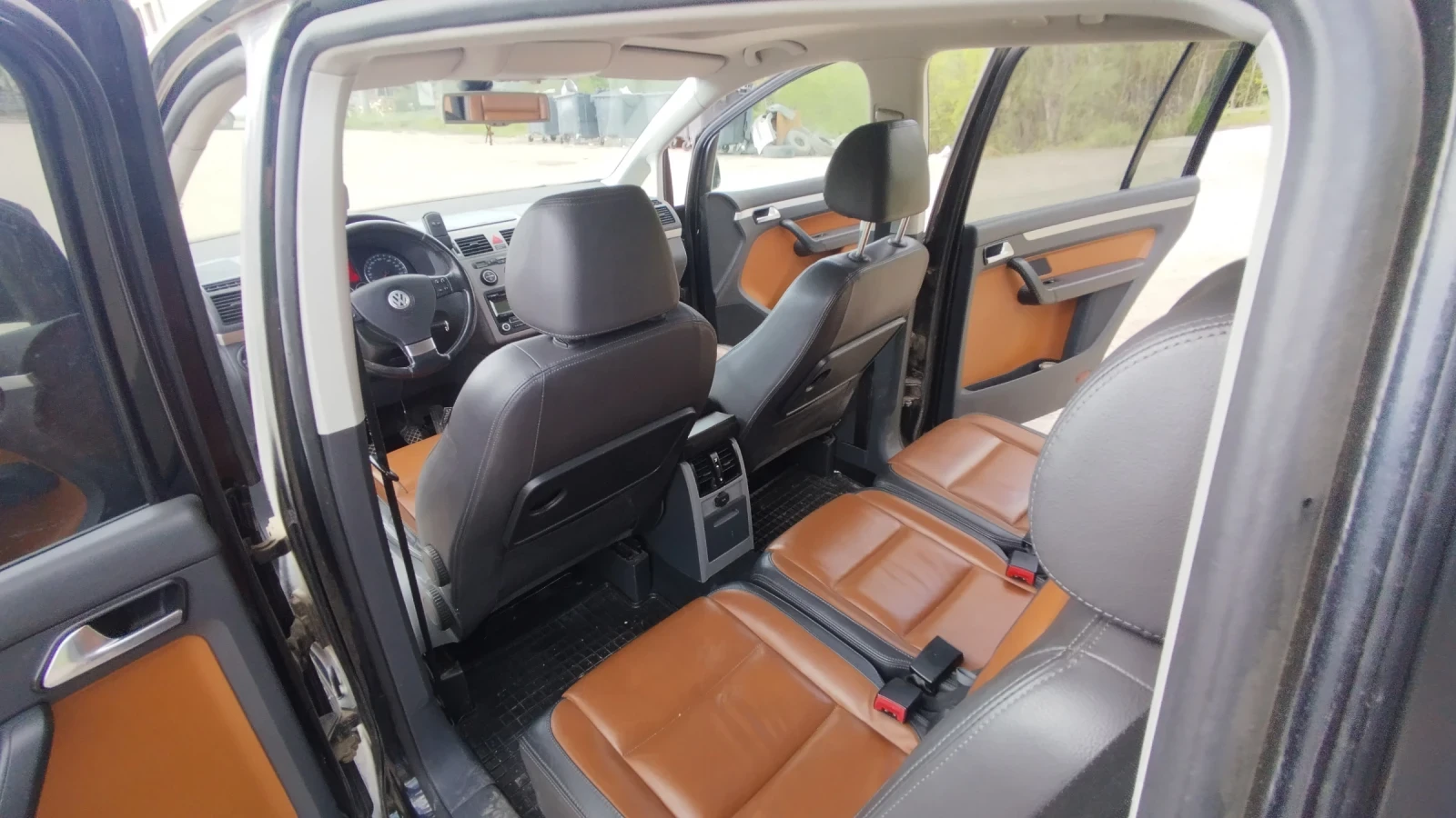 VW Touran, снимка 9 - Автомобили и джипове - 54426584