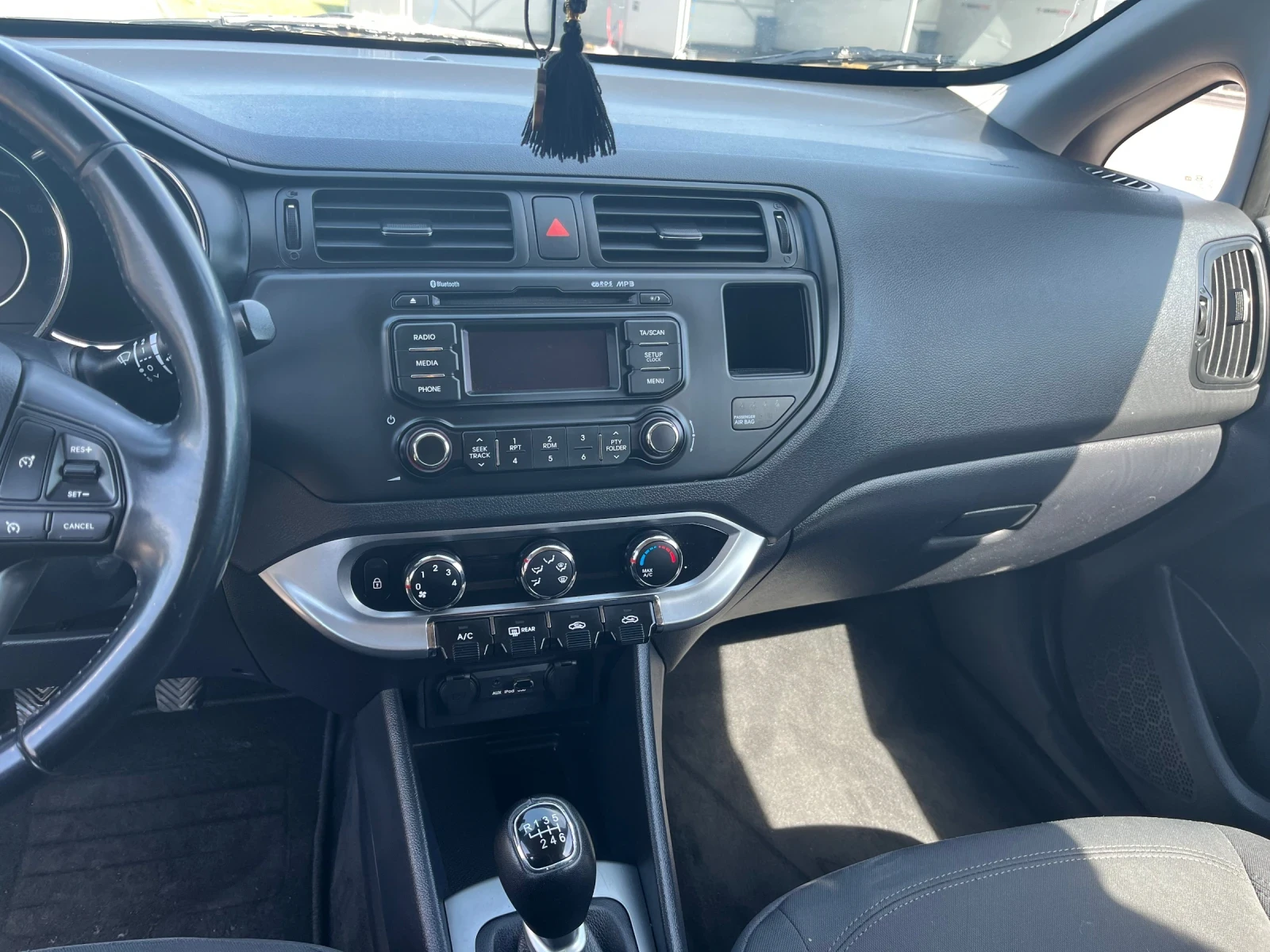 Kia Rio 1.1, снимка 6 - Автомобили и джипове - 54438498