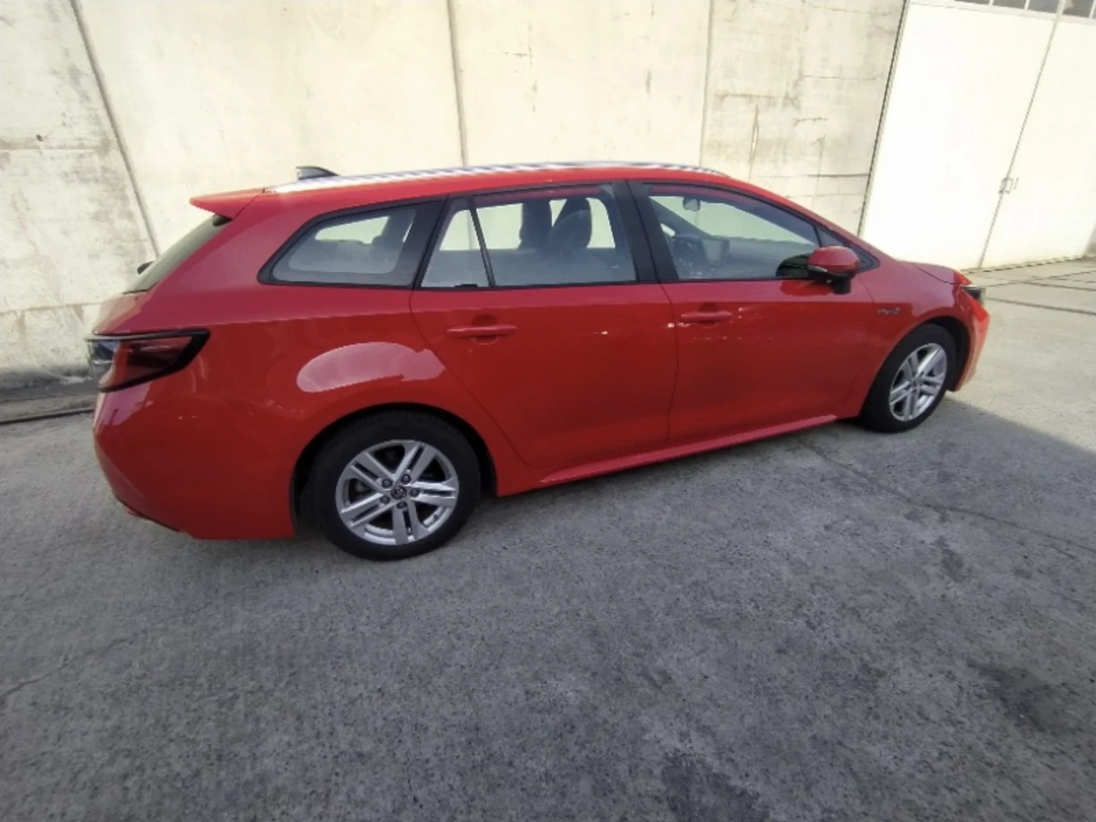 Toyota Corolla 1.8 Hybrid Business Tech N1, снимка 4 - Автомобили и джипове - 55147208