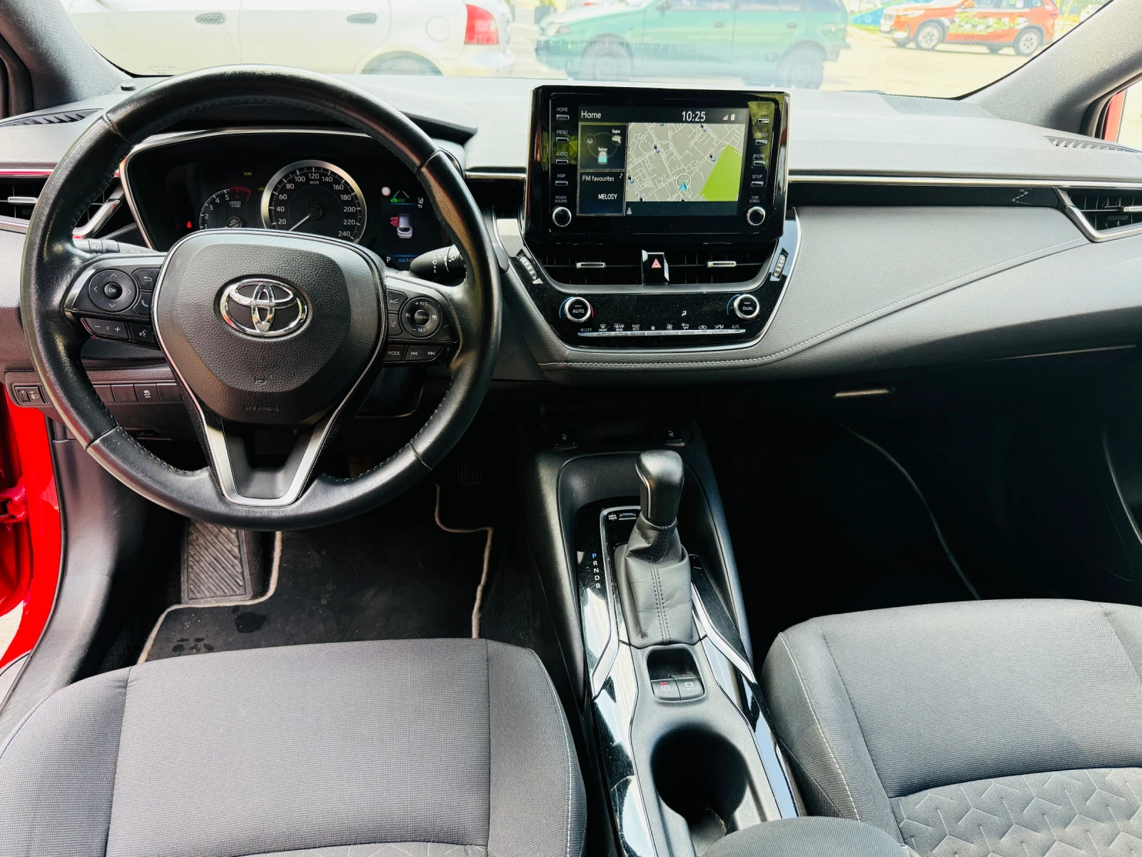 Toyota Corolla 1.8 Hybrid Business Tech / В гаранция / T. Relax , снимка 10 - Автомобили и джипове - 55147208