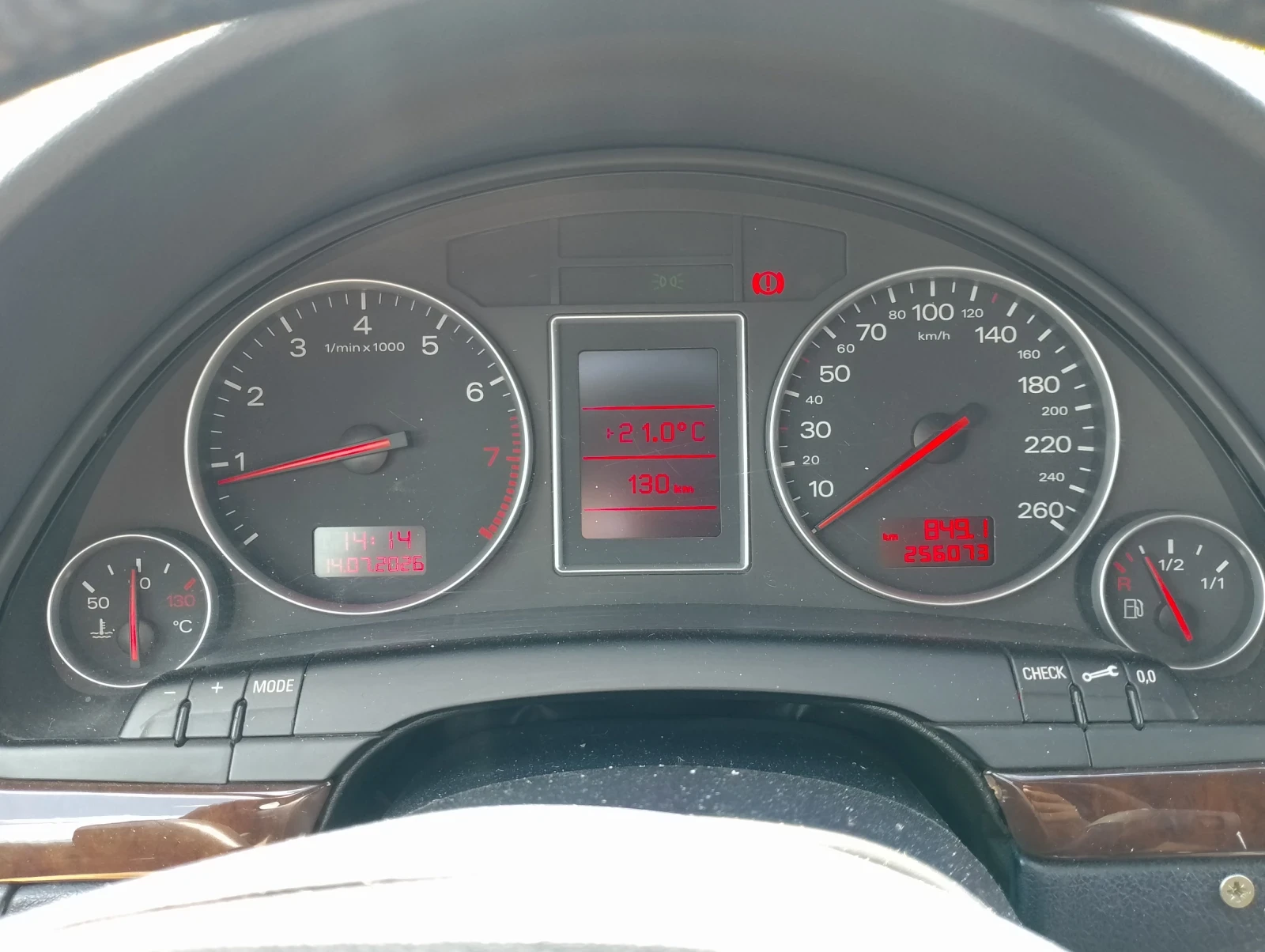 Audi A4, снимка 8 - Автомобили и джипове - 55279071
