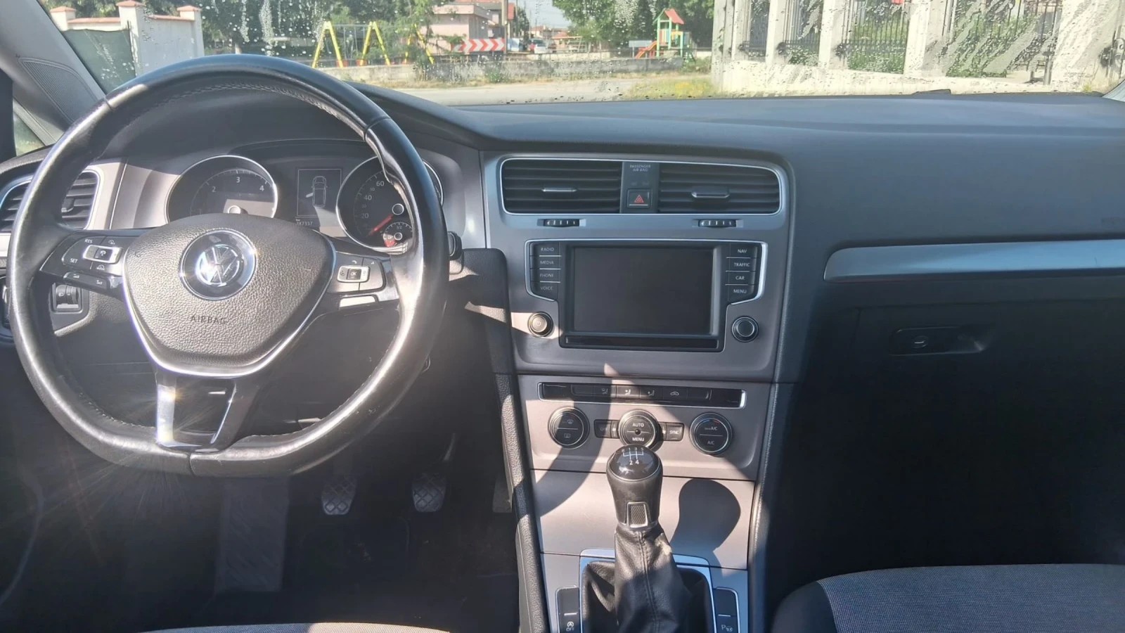 VW Golf Variant 1.6TDI 105k.c, снимка 8 - Автомобили и джипове - 55379764