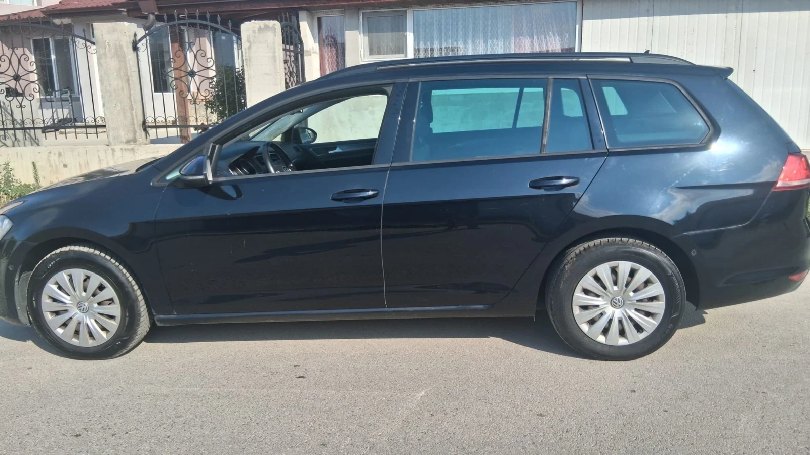 VW Golf Variant 1.6TDI 105k.c, снимка 4 - Автомобили и джипове - 55379764