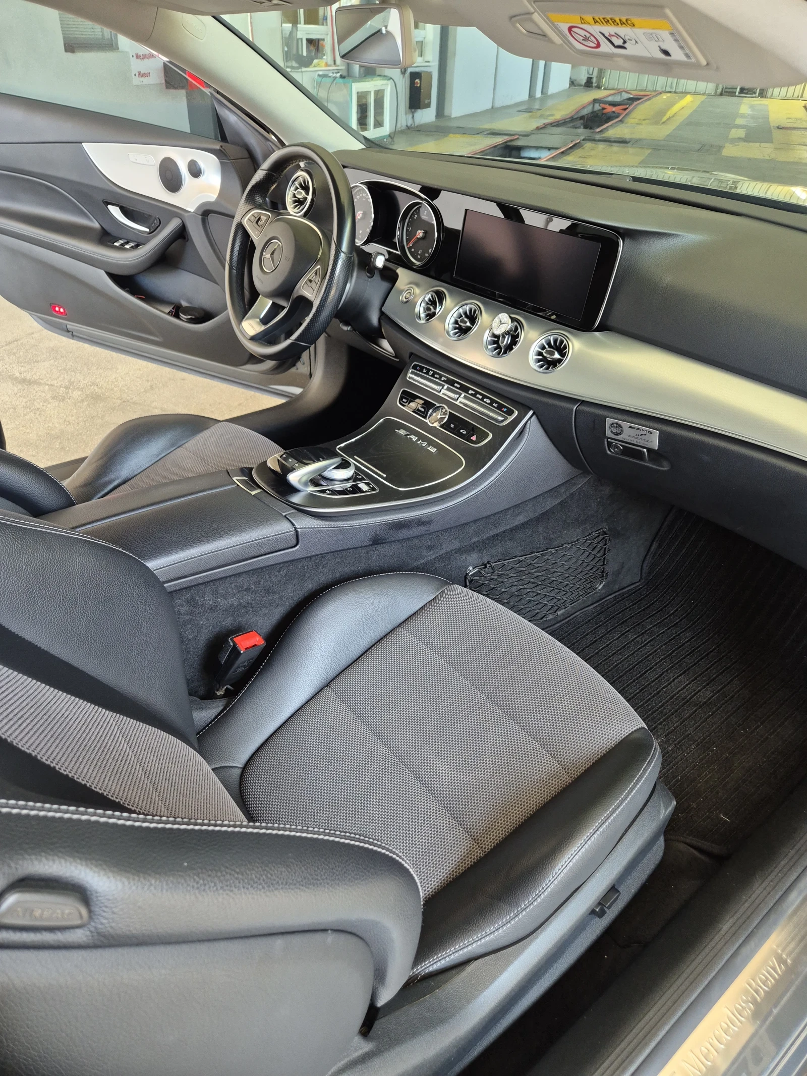 Mercedes-Benz E 220 Първи собственик-АMG paket, снимка 9 - Автомобили и джипове - 55420366