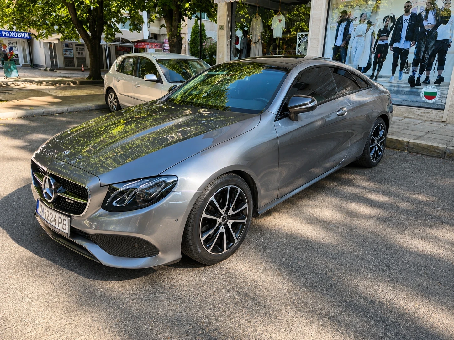 Mercedes-Benz E 220 Първи собственик-АMG paket