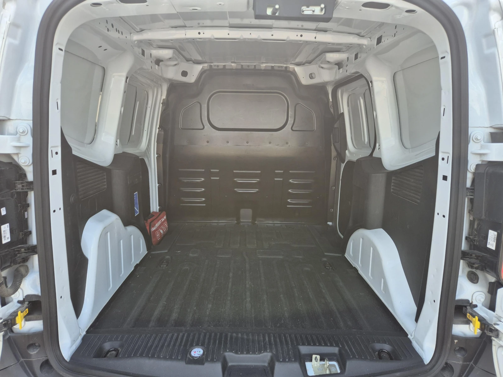 Ford Courier 1.5 EcoBlue, снимка 12 - Автомобили и джипове - 55572010