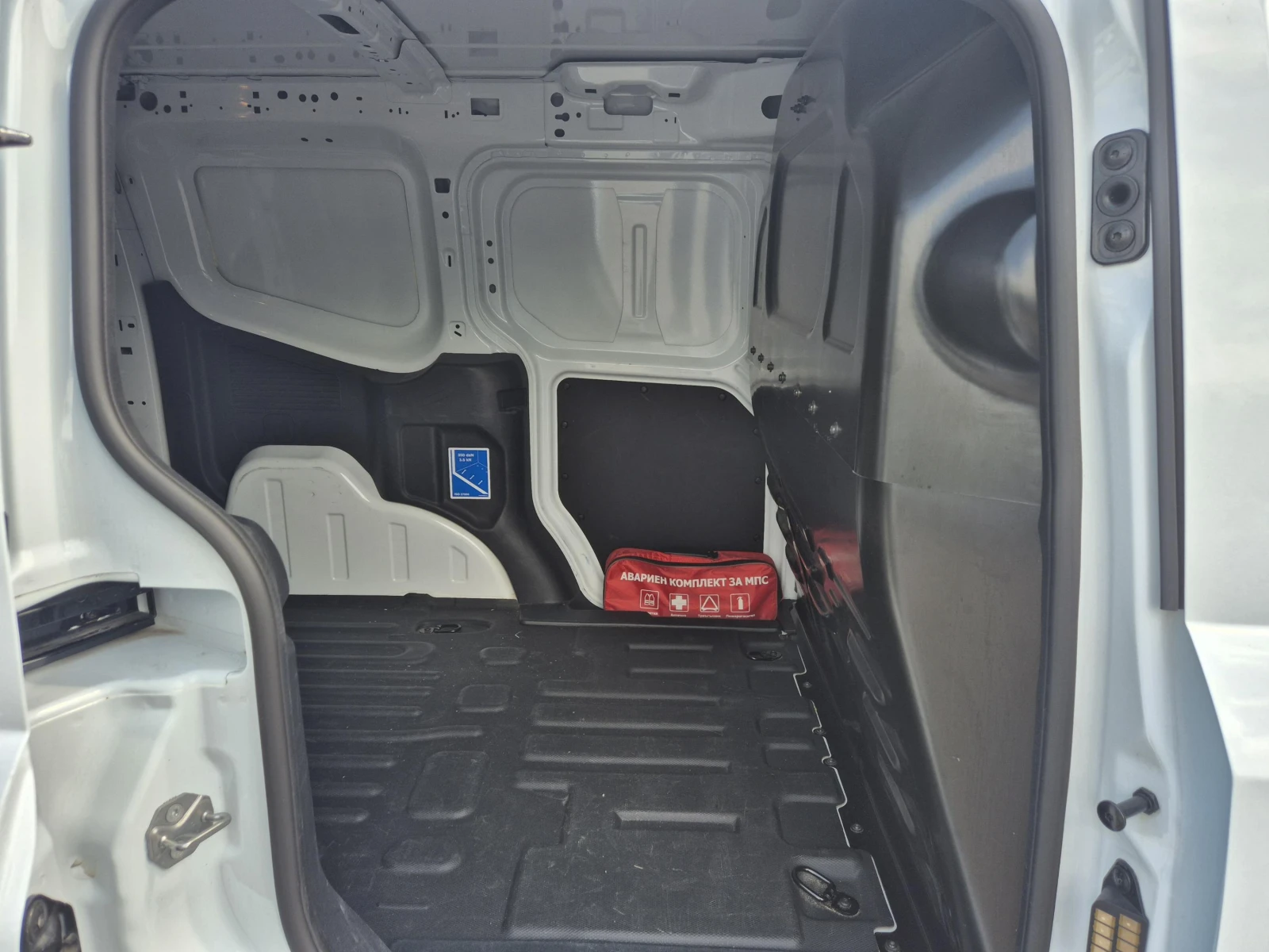 Ford Courier 1.5 EcoBlue, снимка 9 - Автомобили и джипове - 55572010