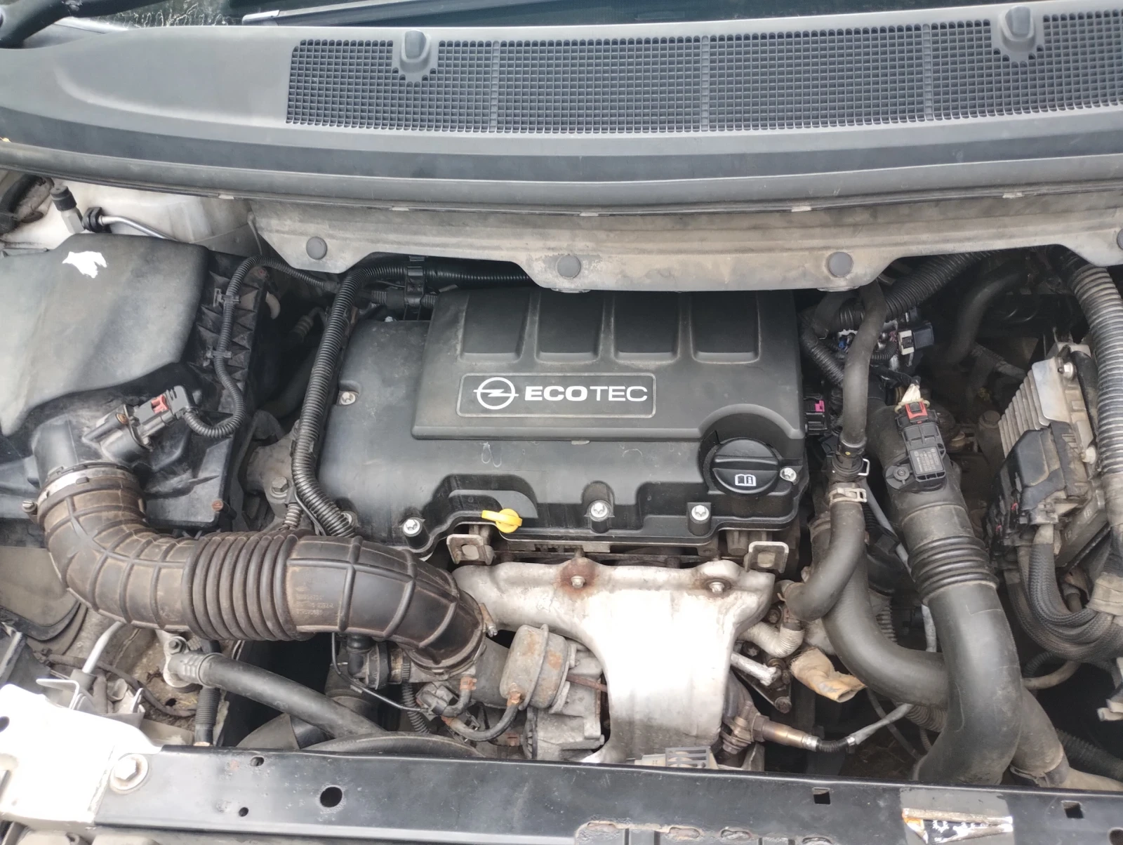 Opel Zafira 1.4, снимка 9 - Автомобили и джипове - 56157424