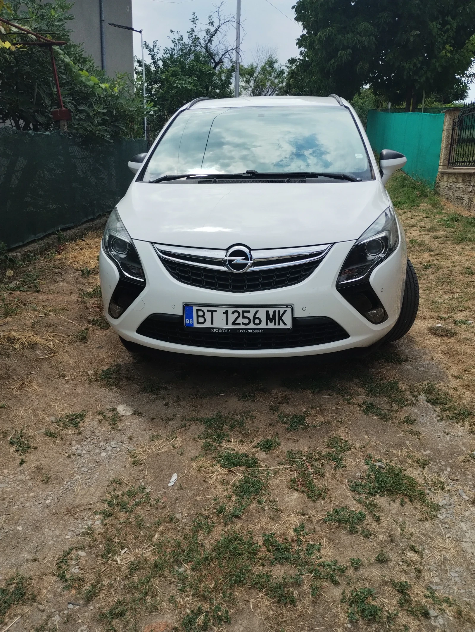 Opel Zafira 1.4, снимка 2 - Автомобили и джипове - 56157424