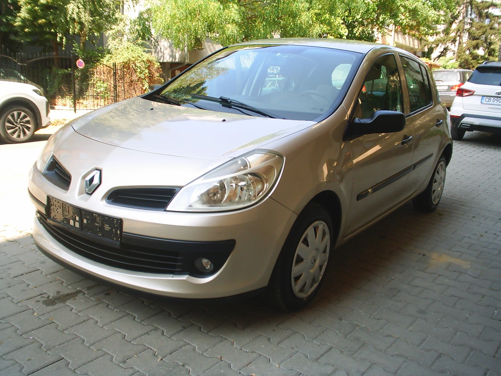 Renault Clio 1.2 16V Comfort, снимка 7 - Автомобили и джипове - 55778417