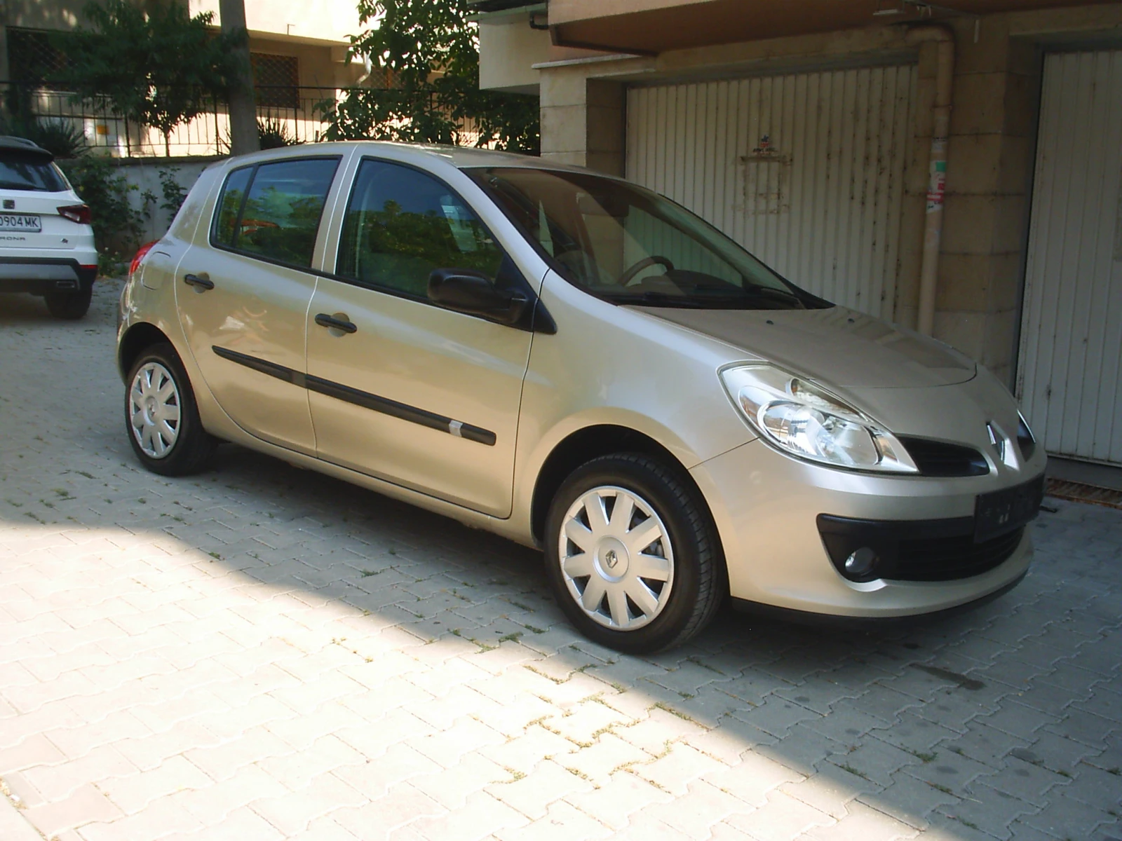 Renault Clio 1.2 16V Comfort, снимка 17 - Автомобили и джипове - 55778417