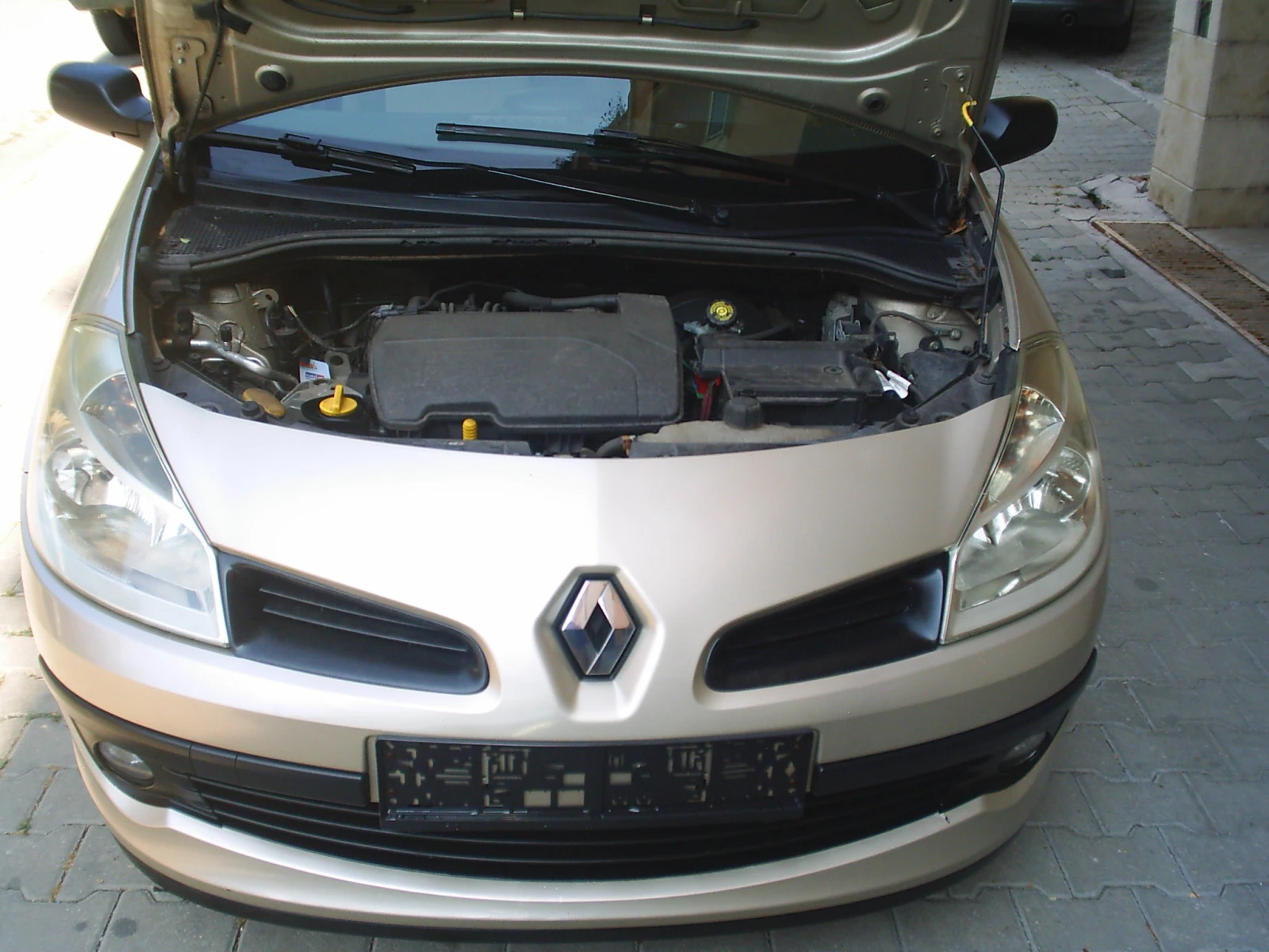 Renault Clio 1.2 16V Comfort, снимка 16 - Автомобили и джипове - 55778417