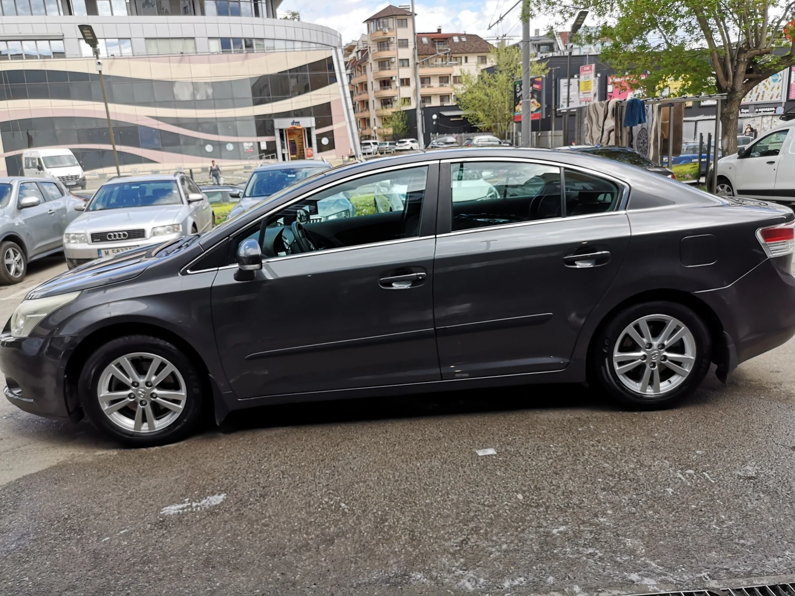 Toyota Avensis Saloon (T27), снимка 3 - Автомобили и джипове - 56309685