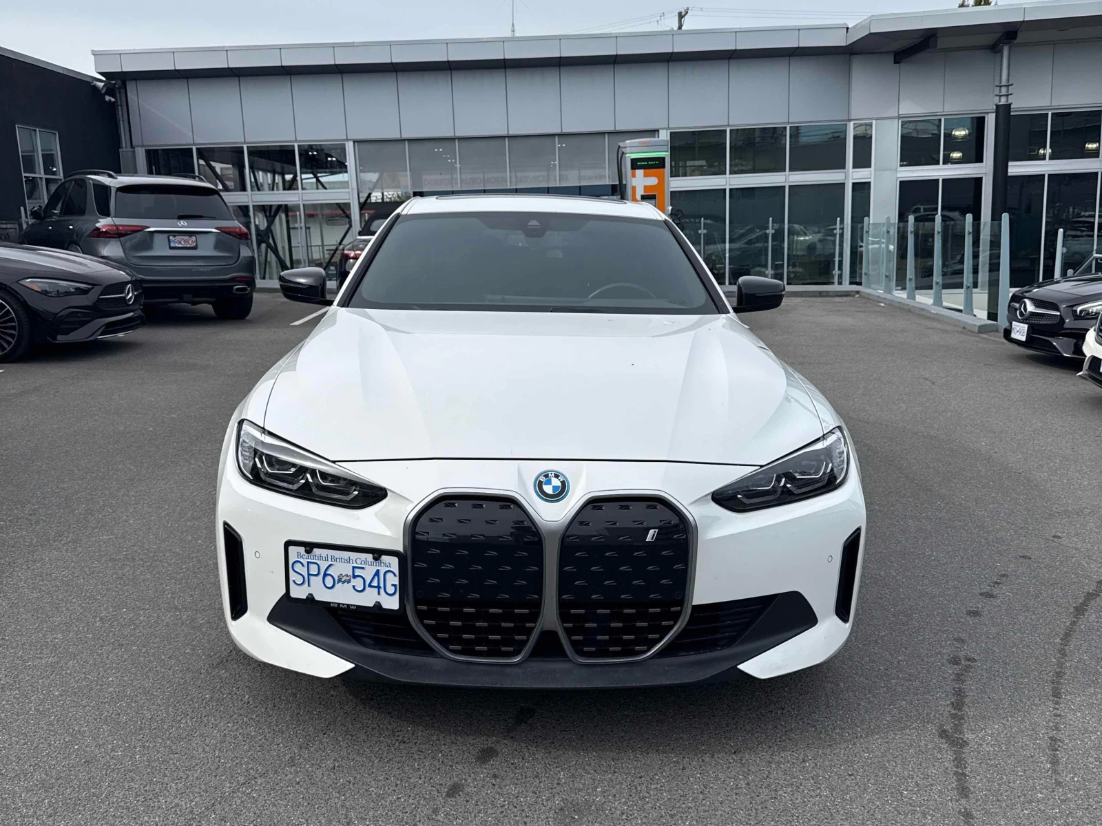 BMW i4 eDrive35 | CARFAX | БЕЗ ИНЦИДЕНТИ, снимка 2 - Автомобили и джипове - 56145141