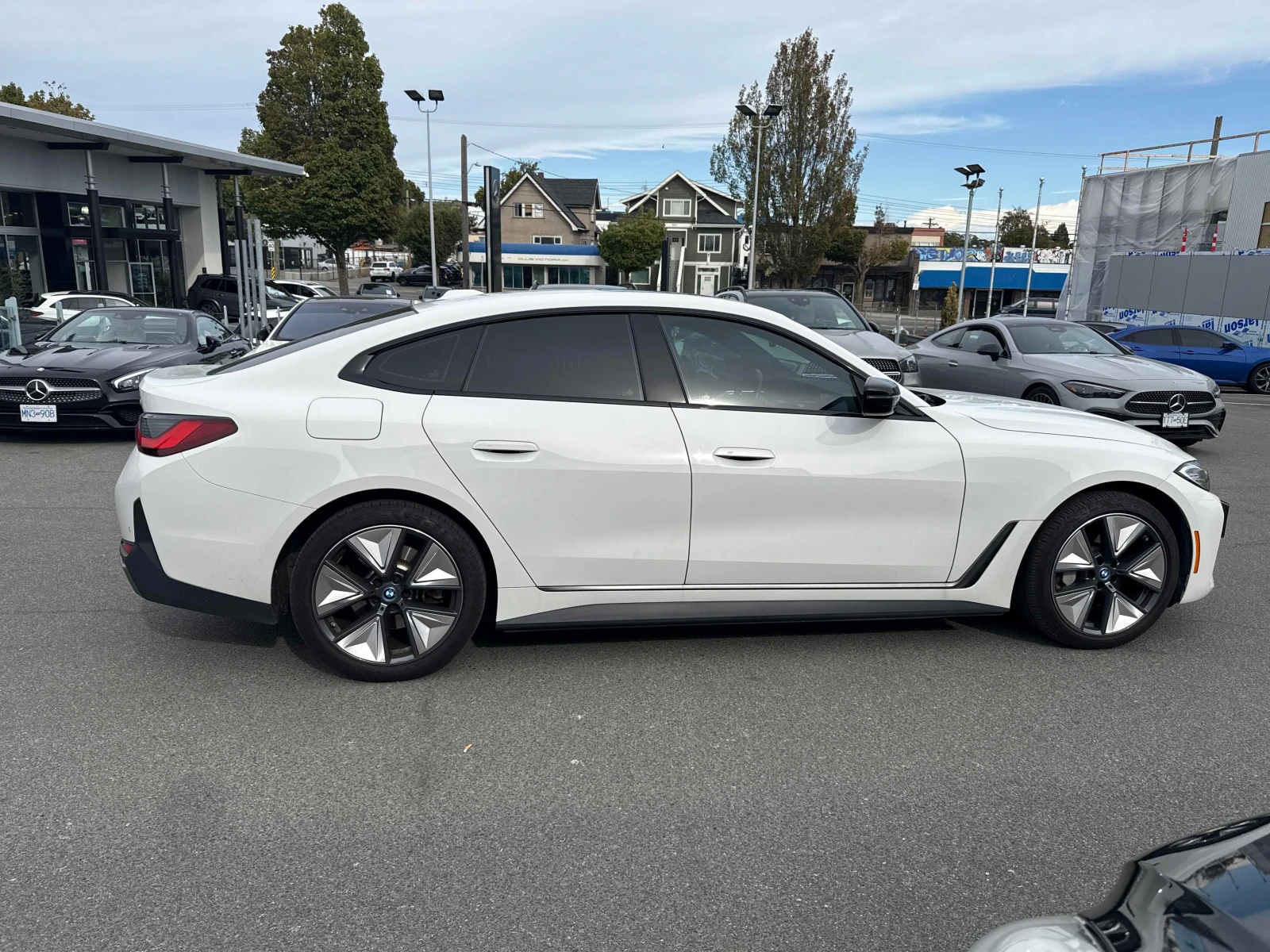 BMW i4 eDrive35 | CARFAX | БЕЗ ИНЦИДЕНТИ, снимка 4 - Автомобили и джипове - 56145141