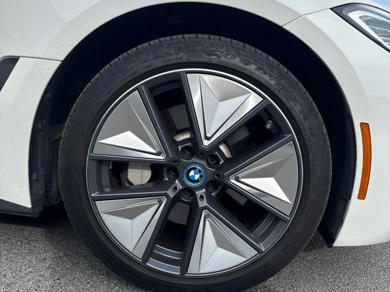 BMW i4 eDrive35 | CARFAX | БЕЗ ИНЦИДЕНТИ, снимка 6 - Автомобили и джипове - 56145141
