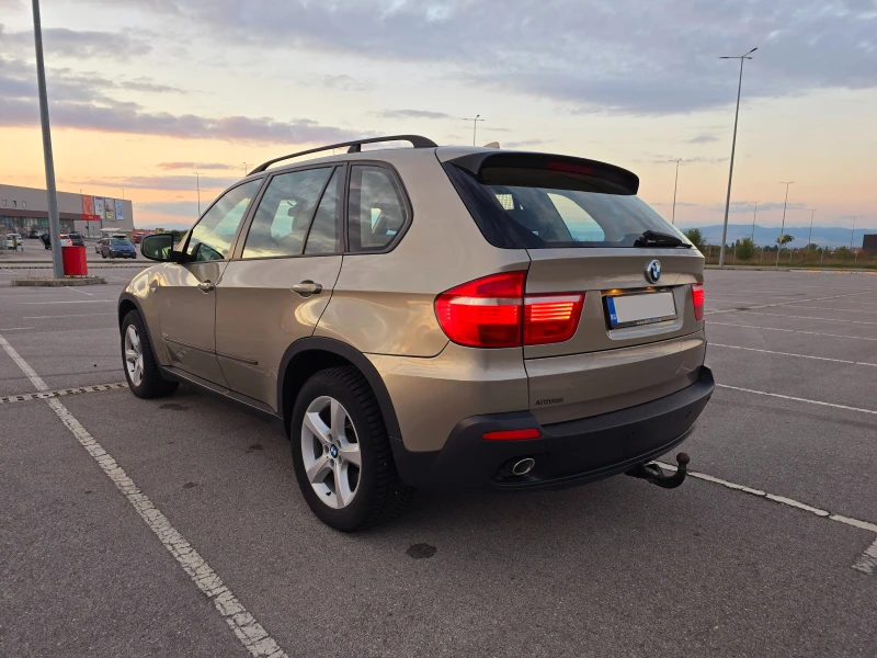 BMW X5 286к.с. КАТО НОВА! ОБДУХВАНЕ/НАВИ/КОЖА/HUD/КАМЕРА, снимка 2 - Автомобили и джипове - 48456638