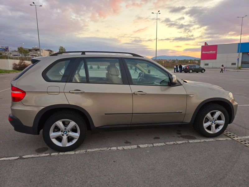 BMW X5 286к.с. КАТО НОВА! ОБДУХВАНЕ/НАВИ/КОЖА/HUD/КАМЕРА, снимка 7 - Автомобили и джипове - 48456638