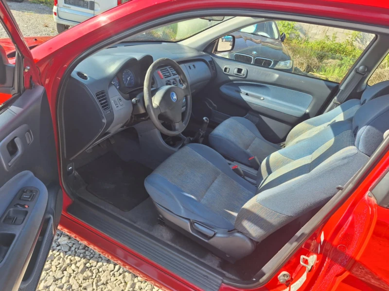 Honda Hr-v 1.6i 4x4, снимка 7 - Автомобили и джипове - 52079544