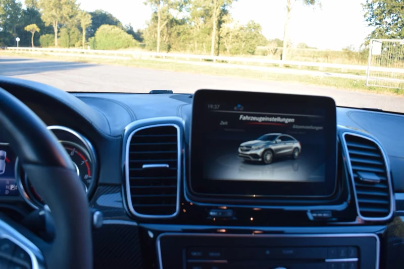 Mercedes-Benz GLE 63 S AMG COUPE/4M/585HP/AIRMATIC/PANORAMA/KLESS/AMBI/757f, снимка 9 - Автомобили и джипове - 51744310