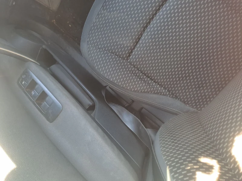 Nissan Qashqai 1.6i, снимка 10 - Автомобили и джипове - 52815933