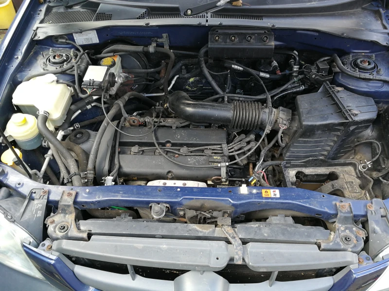 Mazda Tribute 2.0 на части, снимка 3 - Автомобили и джипове - 52816506