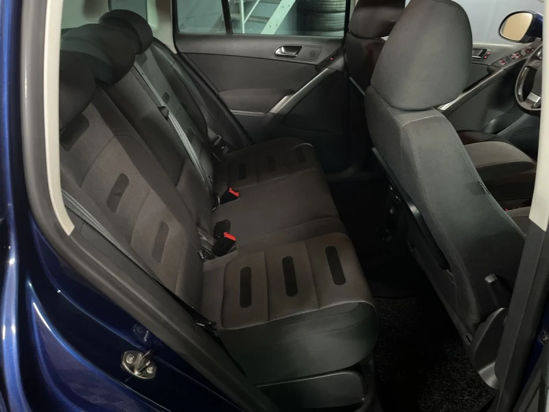 VW Tiguan 2.0TDI 4-MOTION FUL EXTRI !!!! 100% РЕАЛНИ КМ !!!!, снимка 16 - Автомобили и джипове - 53275483